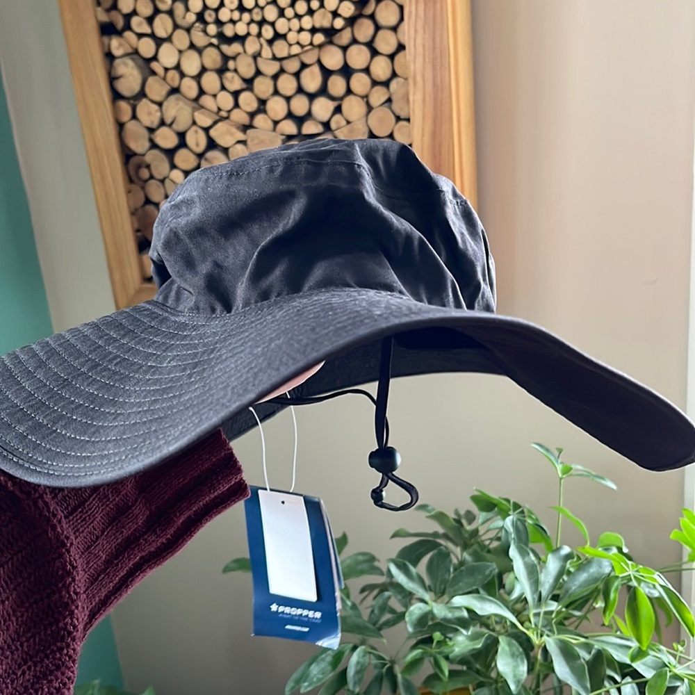 Waterproof Wide Brim Black Hat NWT